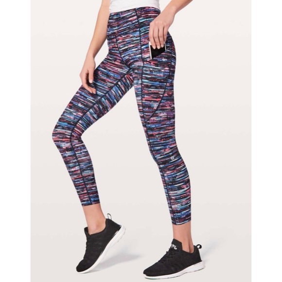 Lululemon Fast & Free Tight II *Nulux 25"High Rise
Hinshu Alpine White Multi